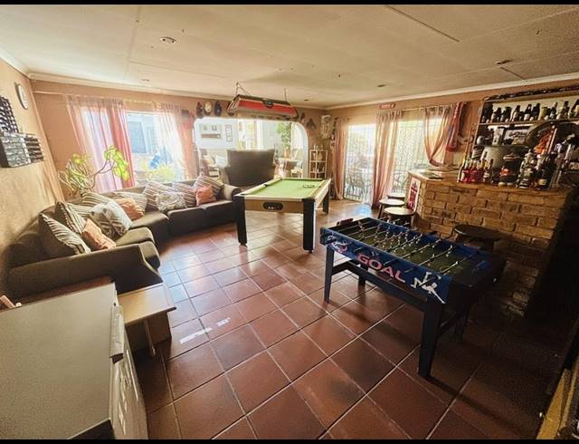 4 BEDROOM HOUSE FOR SALE IN SUIDEROORD